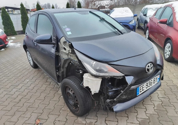 Toyota Aygo cena 15900 przebieg: 82000, rok produkcji 2016 z Warszawa małe 67